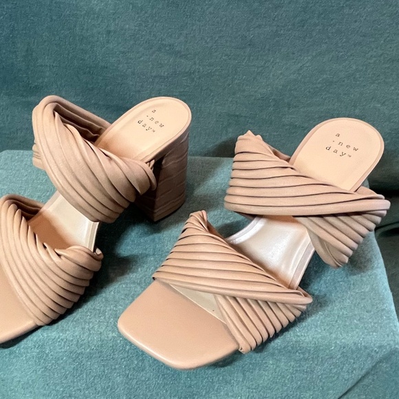 A New Day high heeled sandal, size 8 - Picture 5 of 6